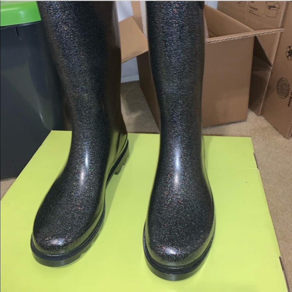 Pretty Capelli of New York rain boots ☔️